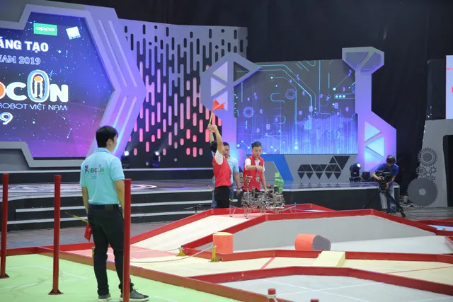 Robocon Việt Nam 2019: Xây dựng bất ngờ vượt qua người anh em Bách khoa - Ảnh 59. Robocon Việt Nam 2019: Xây dựng bất ngờ vượt qua người anh em Bách khoa - Ảnh 59.