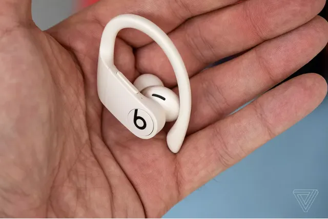 Apple trình làng tai nghe Powerbeats Pro cho người yêu thể thao - Ảnh 2.