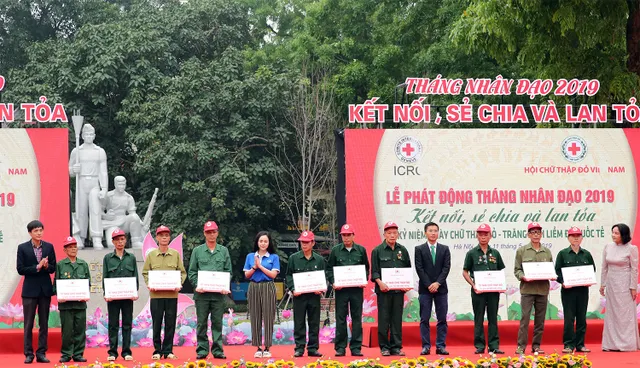 Chủ tịch Quốc hội Nguyễn Thị Kim Ngân phát động Tháng Nhân đạo năm 2019 - Ảnh 4.