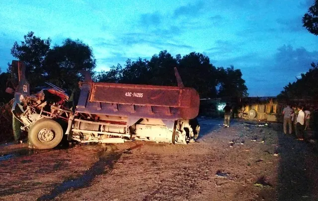 Tai nạn liên hoàn trên đường tránh Nam Hải Vân - Ảnh 2.