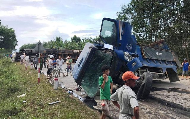 Tai nạn liên hoàn trên đường tránh Nam Hải Vân - Ảnh 1.