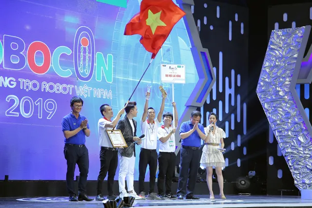 Phần thưởng cho các đội tuyển chiến thắng tại Robocon Việt Nam 2019 là gì? - Ảnh 1.