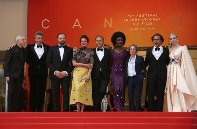 Các sao Hollywood bùng nổ trên thảm đỏ Cannes 2019 - Ảnh 10.