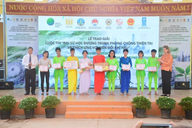 Trao giải cuộc thi Đại sứ học đường trong Phòng chống thiên tai và thích ứng biến đổi khí hậu - Ảnh 6.