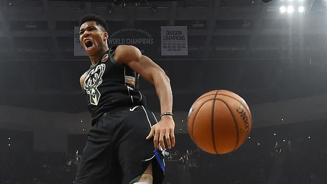 Shaquille ONeal mong được thấy phong thái nhà vô địch đến từ Antetokounmpo - Ảnh 1.