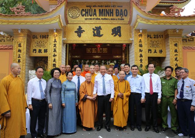 PTTg Trương Hòa Bình chúc mừng đại lễ Phật đản tại TP.HCM - Ảnh 5.