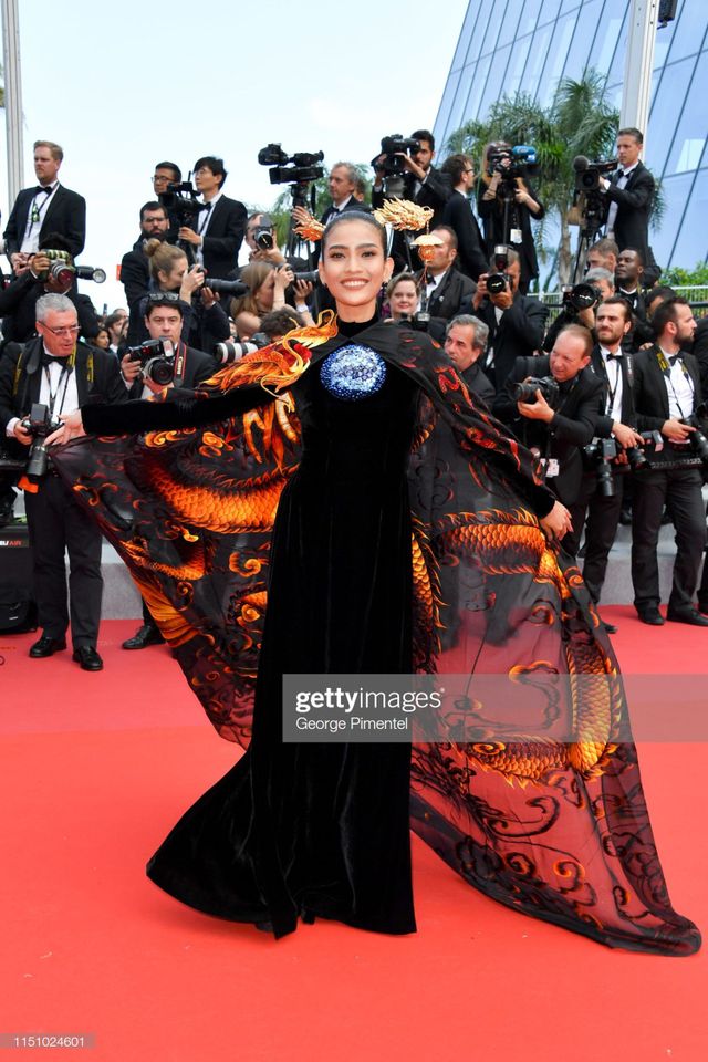 Trương Thị May diện áo dài lộng lẫy trên thảm đỏ Cannes 2019 - Ảnh 7.