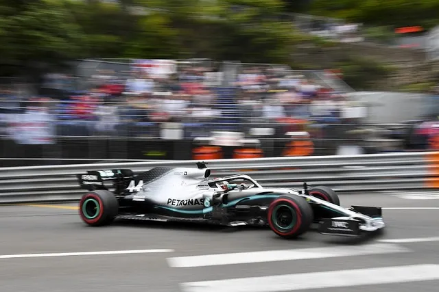 Lewis Hamilton nhanh nhất trong ngày đua thử GP Monaco - Ảnh 1.