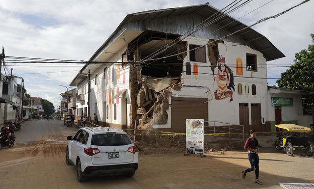 Động đất mạnh 8 độ richter làm rung chuyển Peru - Ảnh 9.