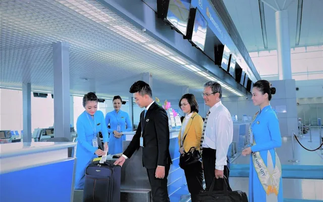 Vietnam Airlines triển khai dịch vụ làm thủ tục hàng không nhanh chóng - Ảnh 1.