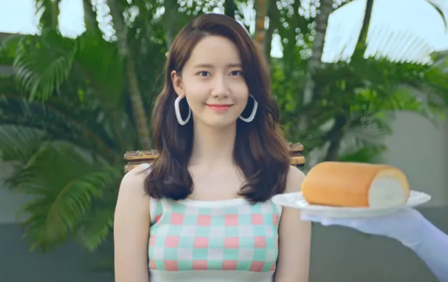 YoonA trẻ như thiếu nữ đôi mươi trong MV mừng sinh nhật - Ảnh 2.