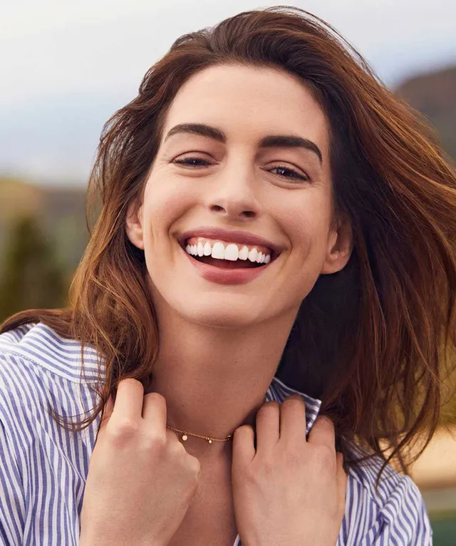 Anne Hathaway: Phóng khoáng và sexy - Ảnh 5.