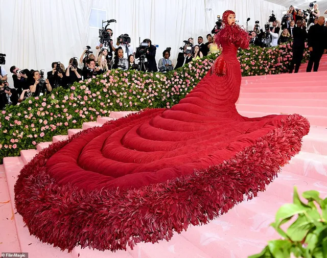 Lady Gaga, Katy Perry và Cardi B rực sáng trên thảm đỏ Met Gala 2019 - Ảnh 5.