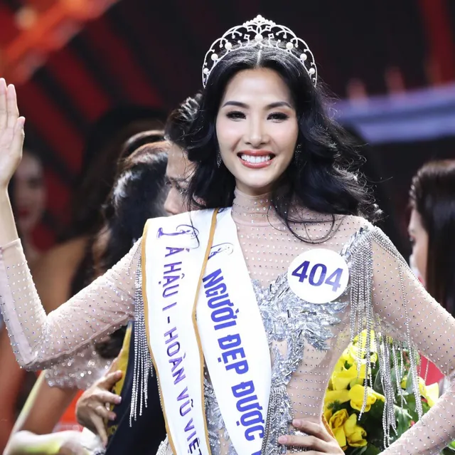 Hoàng Thùy tiết lộ thời kỳ khủng hoảng khi tham gia Hoa hậu Hoàn vũ Việt Nam 2017 - Ảnh 1.