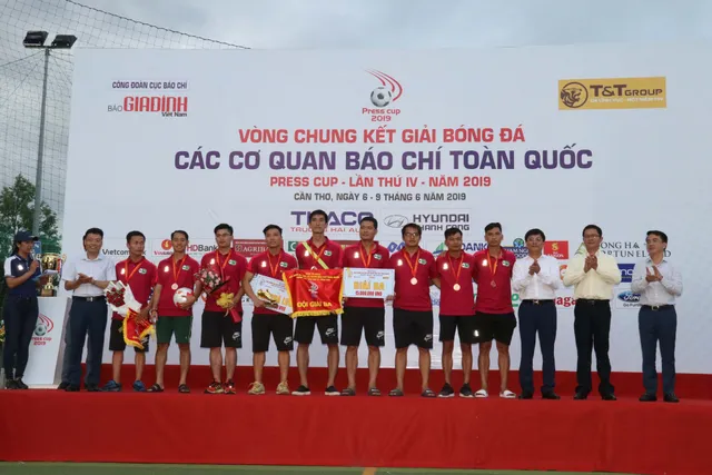 Đội tuyển VTV vô địch giải bóng đá các cơ quan báo chí toàn quốc Press Cup 2019 - Ảnh 3.