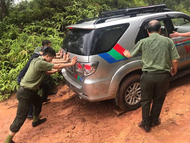 Chiêm ngưỡng các tác phẩm xuất sắc tại cuộc thi ảnh Nghề báo trong tôi là... - Ảnh 12.