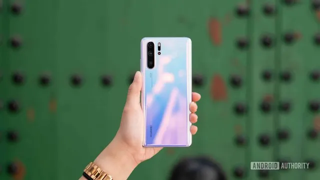 Huawei cam kết hoàn tiền nếu smartphone biến thành cục gạch - Ảnh 2.