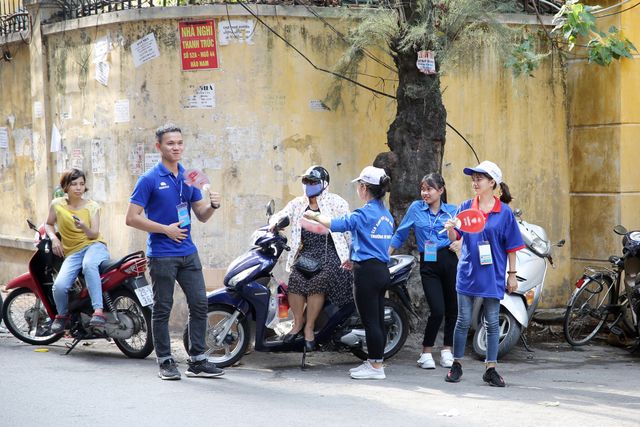 Thi THPT Quốc gia 2019: Đề thi Toán không quá khó thở đối với các thí sinh - Ảnh 5.