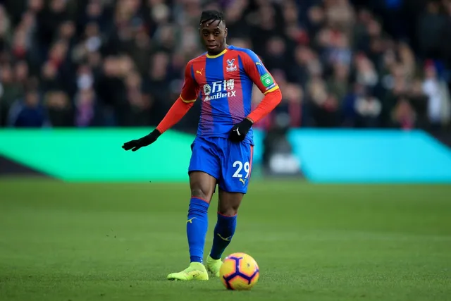 Man Utd chiêu mộ Wan-Bissaka với giá kỷ lục cho một hậu vệ - Ảnh 1.