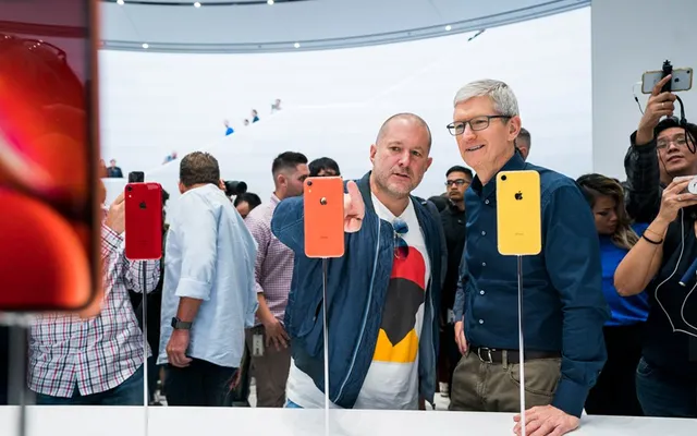 Thiết kế trưởng Jony Ive: Người truyền linh hồn cho  iPhone, iPad... nghỉ việc tại Apple - Ảnh 1.