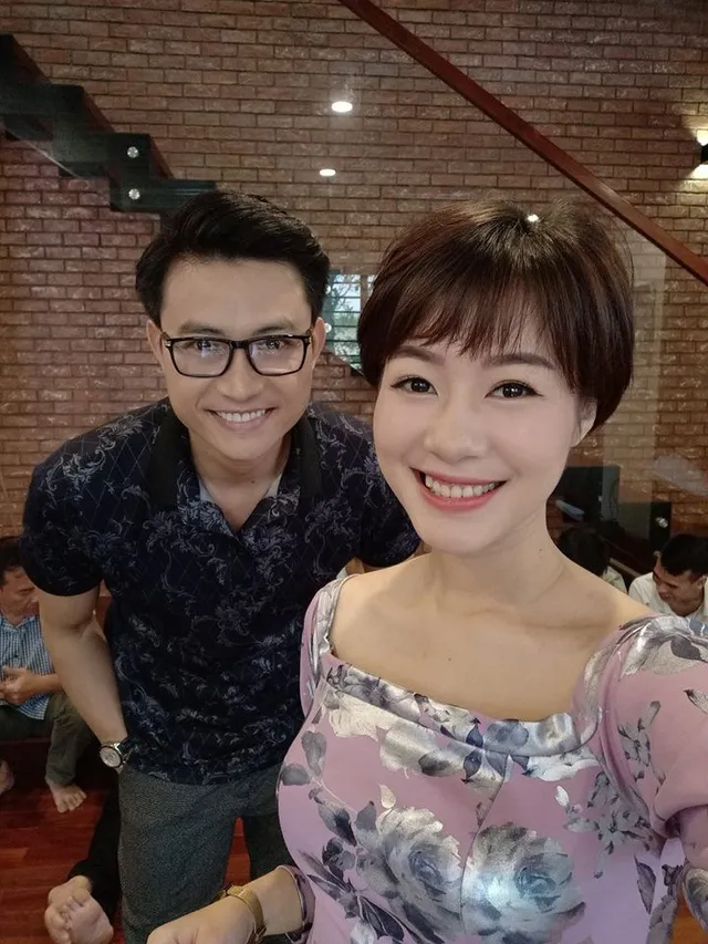 Vợ Thành Về nhà đi con ngoài đời khiến khán giả xuýt xoa vì độ tài giỏi, xinh đẹp - Ảnh 8. Vợ Thành Về nhà đi con ngoài đời khiến khán giả xuýt xoa vì độ tài giỏi, xinh đẹp - Ảnh 8.