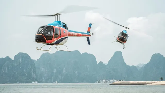 Trực thăng ngắm cảnh vịnh Hạ Long tuyệt đẹp lên CNN - Ảnh 6. Trực thăng ngắm cảnh vịnh Hạ Long tuyệt đẹp lên CNN - Ảnh 6.