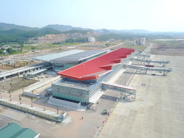 Sân bay Vân Đồn đón chuyến bay đầu tiên kết nối với Hàn Quốc - Ảnh 1. Sân bay Vân Đồn đón chuyến bay đầu tiên kết nối với Hàn Quốc - Ảnh 1.
