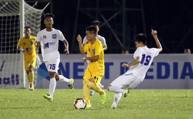 Thắng U17 HAGL 2-1, U17 Đồng Tháp tạm chiếm ngôi đầu bảng A - Ảnh 1.