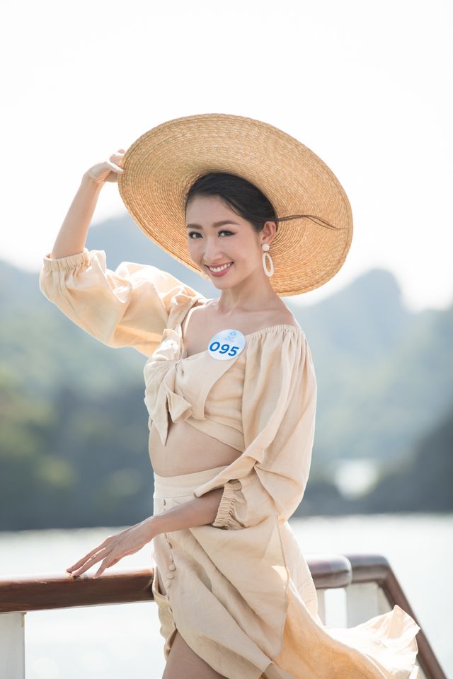 Dàn thí sinh Miss World Vietnam tự tin catwalk trên du thuyền ở Vịnh Hạ Long - Ảnh 11.