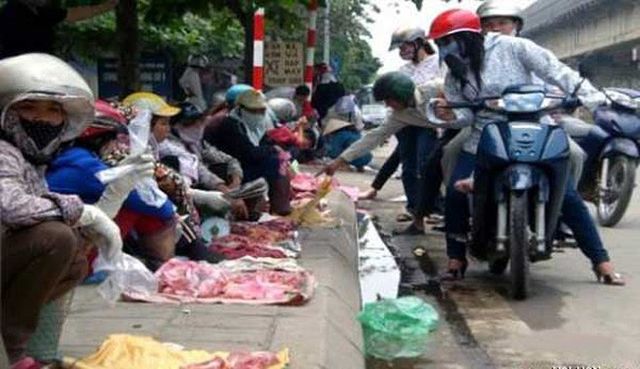 Hà Nội đặt mục tiêu chợ hạng 1, hạng 2 có khu bán thực phẩm an toàn - Ảnh 1.