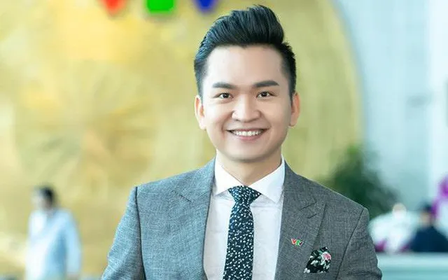 VTV Awards 2019: MC Hạnh Phúc theo sát Ngô Kiến Huy tại đề cử MC ấn tượng - Ảnh 1.