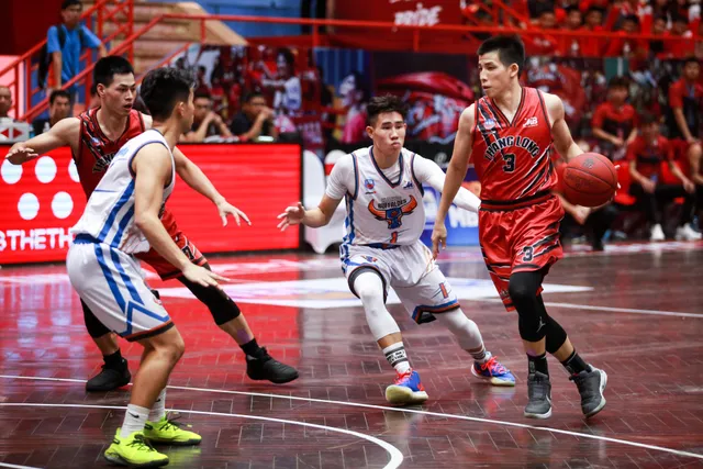 VBA 2019: Hanoi Buffaloes giành chiến thắng ở Derby Thủ đô - Ảnh 13.