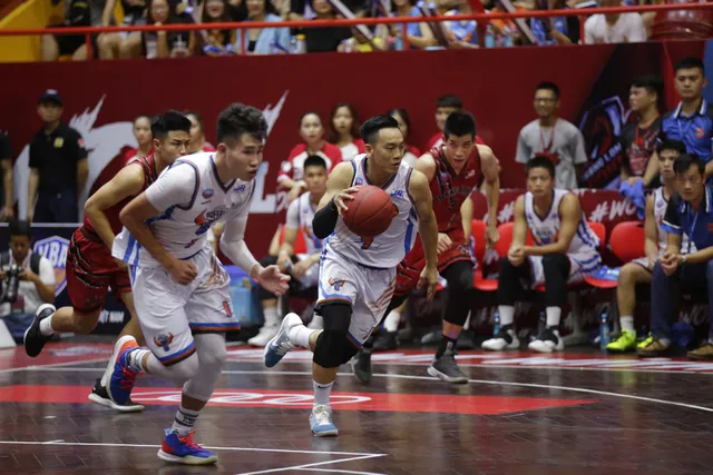 VBA 2019: Hanoi Buffaloes giành chiến thắng ở Derby Thủ đô - Ảnh 3.