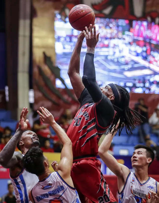 VBA 2019: Hanoi Buffaloes giành chiến thắng ở Derby Thủ đô - Ảnh 9.