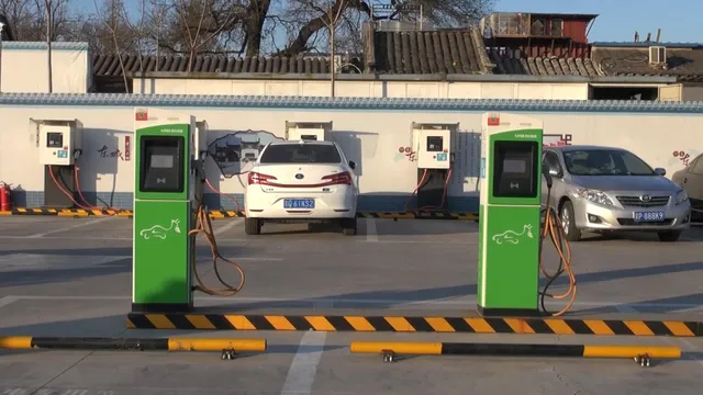 Trung Quốc đã xây dựng được hơn 1 triệu cột sạc điện cho ô tô - Ảnh 1. Trung Quốc đã xây dựng được hơn 1 triệu cột sạc điện cho ô tô - Ảnh 1.