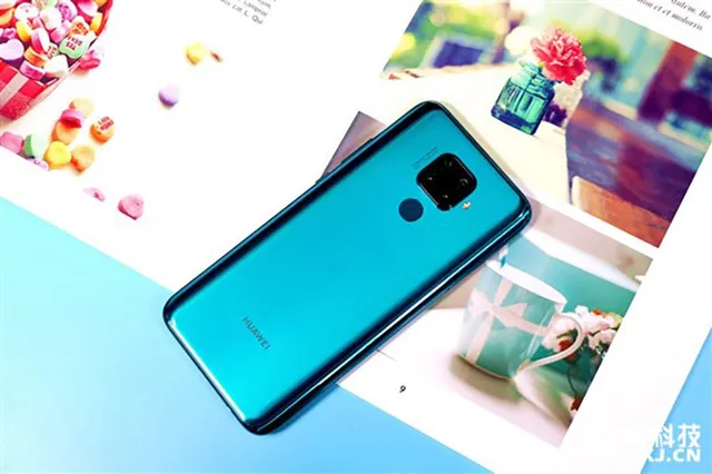 Huawei bán 2 triệu chiếc smartphone Nova 5 chỉ trong một tháng - Ảnh 1.