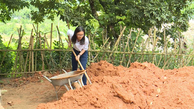 Quỹ Tấm lòng Việt và du học sinh Mỹ khoác chiếc áo mới cho điểm trường vùng cao - Ảnh 21.