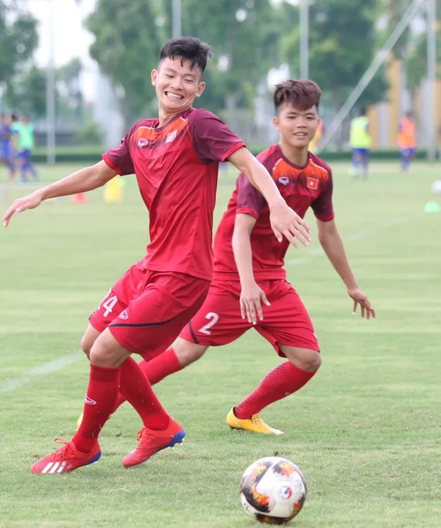 HLV Hoàng Anh Tuấn: ĐT U18 Việt Nam sẽ có nhiều bài học tốt hơn trong đợt tập huấn ở Nhật Bản - Ảnh 2.