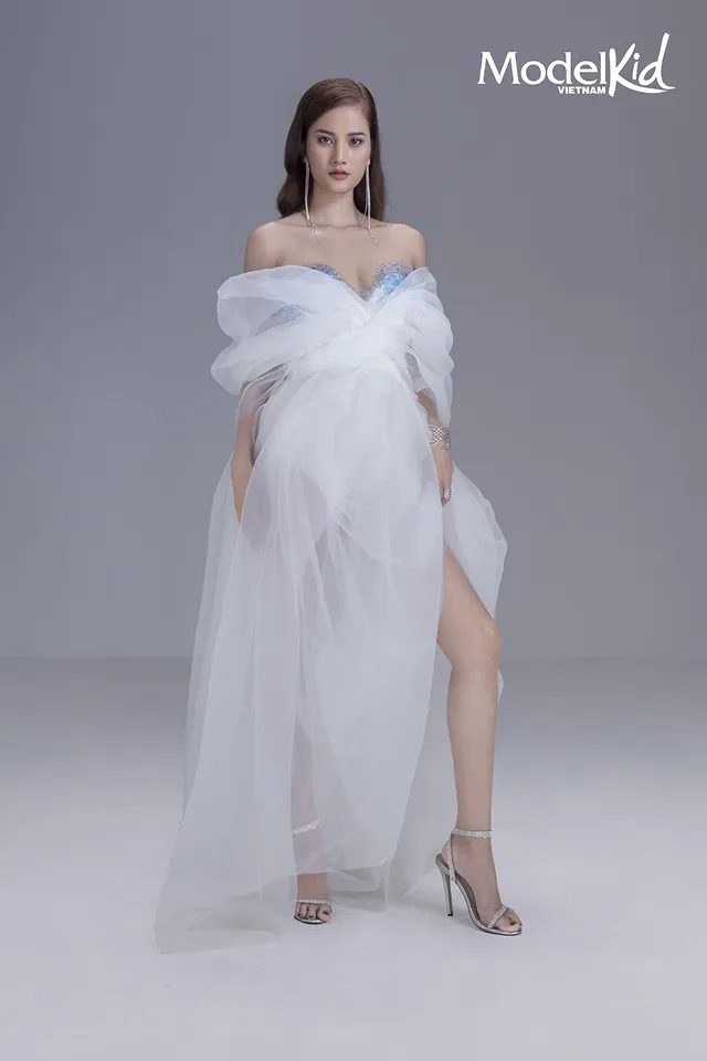 Nhìn lại hành trình lột xác của bộ tứ huấn luyện viên Model Kid Vietnam 2019 - Ảnh 8.