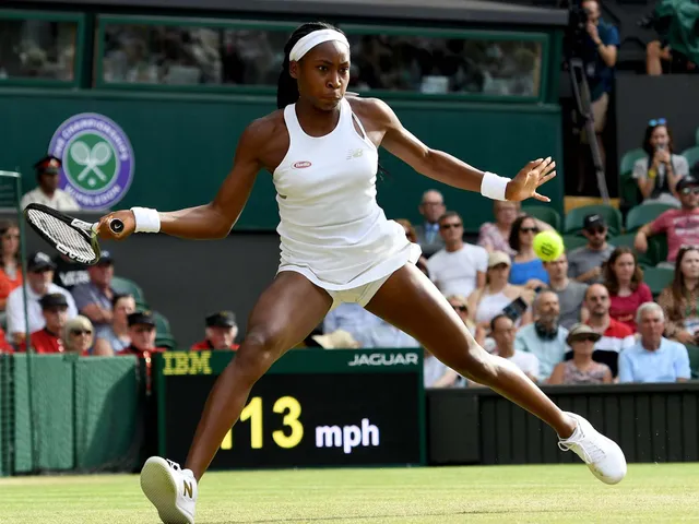 Thắng Polona Hercog, Cori Gauff tiếp tục hành trình ấn tượng tại Wimbledon 2019 - Ảnh 1.