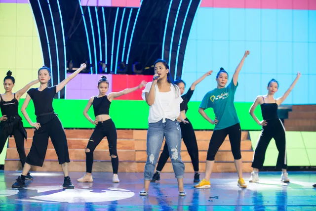 Trực tiếp Chung khảo phía Bắc Miss World Việt Nam 2019 (20h, VTV6) - Ảnh 2. Trực tiếp Chung khảo phía Bắc Miss World Việt Nam 2019 (20h, VTV6) - Ảnh 2.