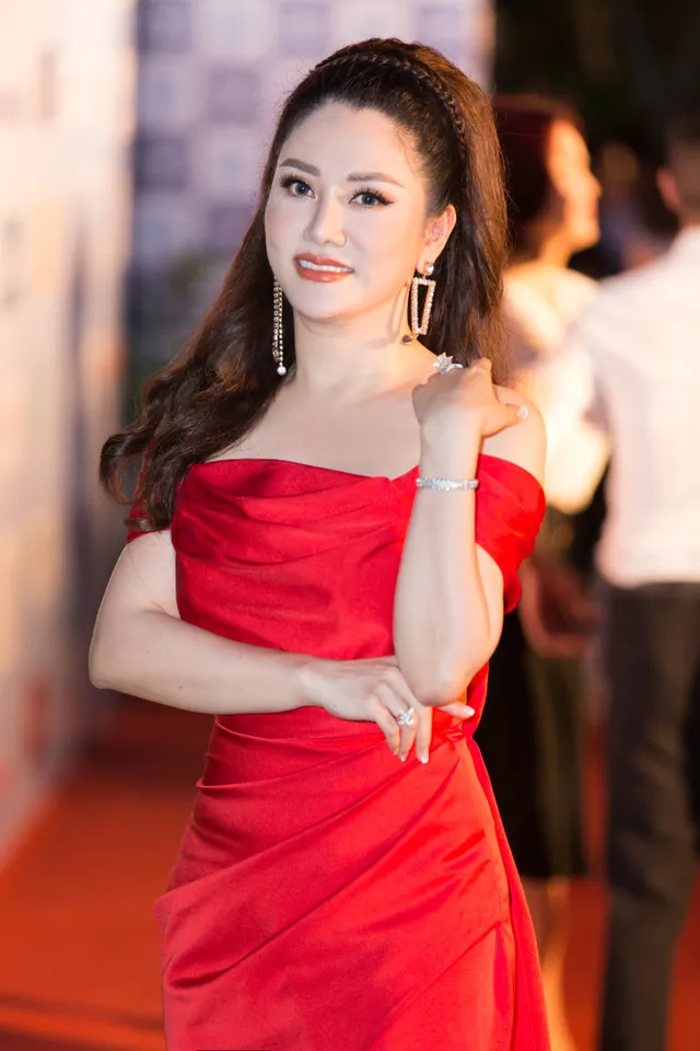 Á hậu Phương Nga tình tứ bên Bình An, Đỗ Mỹ Linh một mình sải bước trên thảm đỏ Miss World Việt Nam 2019 - Ảnh 18. Á hậu Phương Nga tình tứ bên Bình An, Đỗ Mỹ Linh một mình sải bước trên thảm đỏ Miss World Việt Nam 2019 - Ảnh 18.