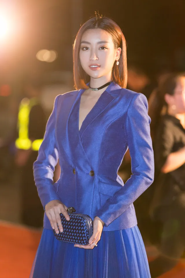 Á hậu Phương Nga tình tứ bên Bình An, Đỗ Mỹ Linh một mình sải bước trên thảm đỏ Miss World Việt Nam 2019 - Ảnh 1. Á hậu Phương Nga tình tứ bên Bình An, Đỗ Mỹ Linh một mình sải bước trên thảm đỏ Miss World Việt Nam 2019 - Ảnh 1.