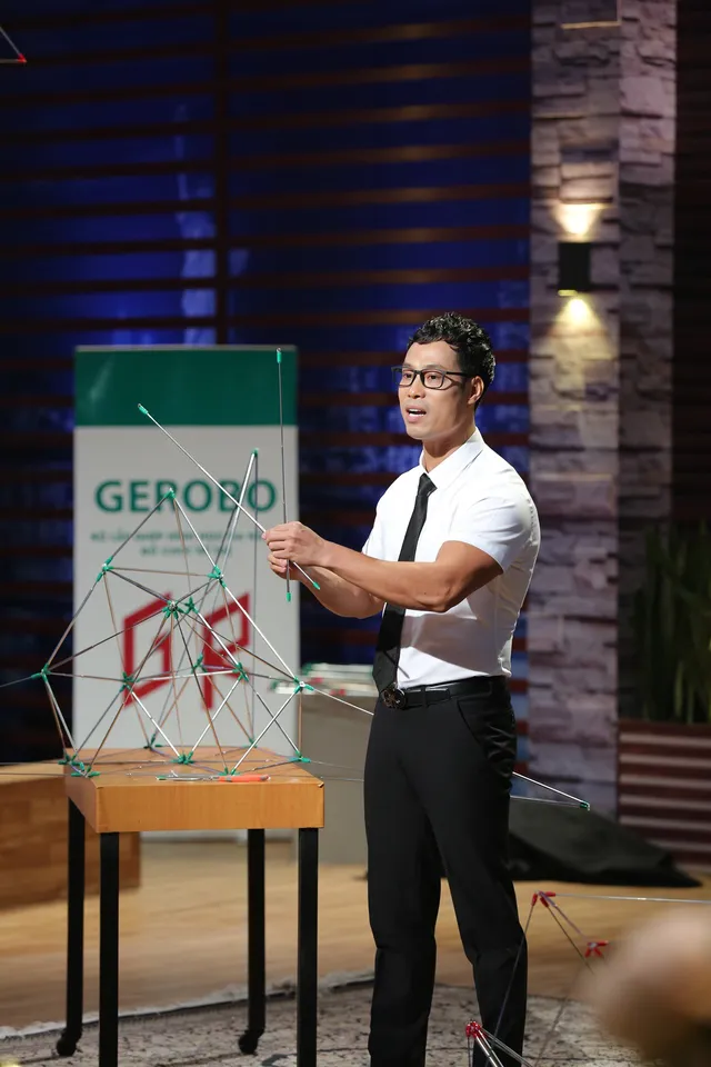 Thầy giáo dạy Toán đến Shark Tank Việt Nam gọi vốn nửa triệu USD - Ảnh 1.