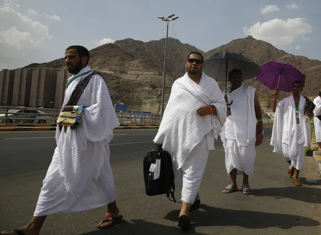 Hàng triệu tín đồ Hồi giáo hành hương về thánh địa Mecca - Ảnh 1.