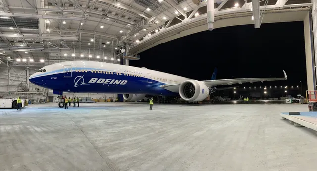 Tập đoàn Boeing hoãn bàn giao dòng máy bay thân rộng 777X - Ảnh 2.