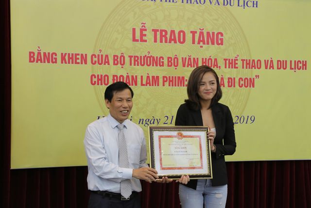 Ê-kíp Về nhà đi con vinh dự được Bộ trưởng Bộ Văn hóa, Thể thao và du lịch trao bằng khen - Ảnh 7.