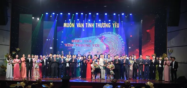 Xúc động với những vở kịch ngắn về Bác Hồ trong chương trình “Muôn vàn tình thương yêu“ - Ảnh 15.