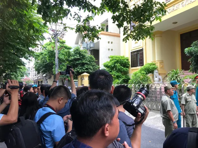 Tòa tuyên án bị cáo Nguyễn Hữu Linh 18 tháng tù - Ảnh 2.