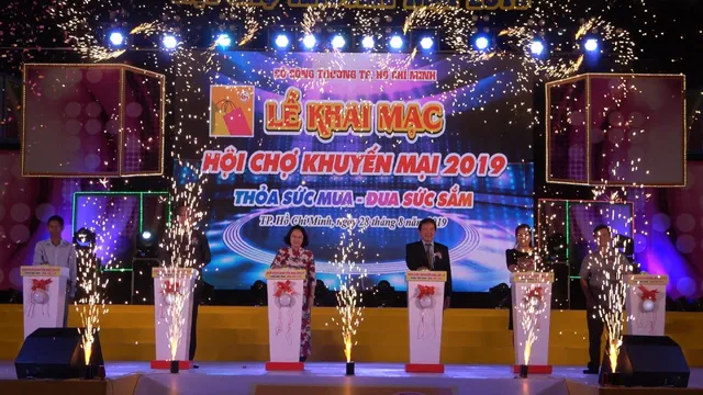 Tưng bừng Hội chợ Khuyến mại tại TP. HCM - Ảnh 1. Tưng bừng Hội chợ Khuyến mại tại TP. HCM - Ảnh 1.